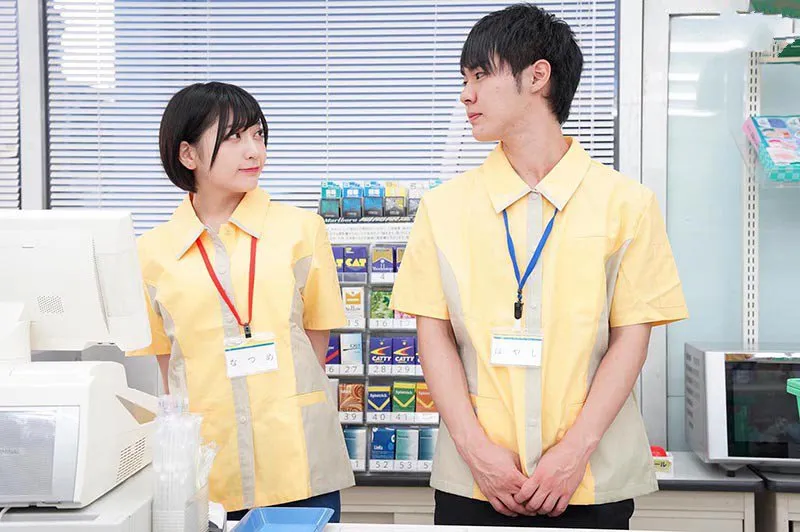 Bí mật lén lút ông chồng khi đi làm thêm ở cửa thằng nhỏ tiện lợi