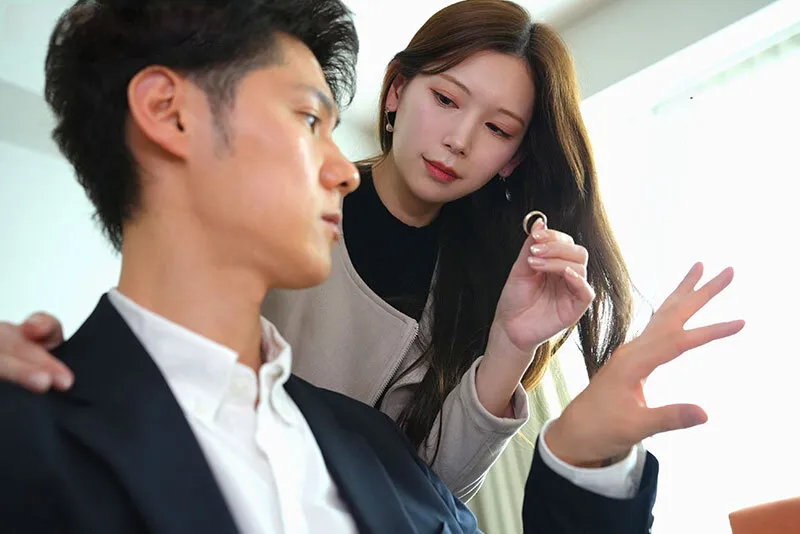 Bà xã đi đi chơi, gã chồng ở nhà bị nhỏ em vợ yêu gạ phang không trượt phát nào